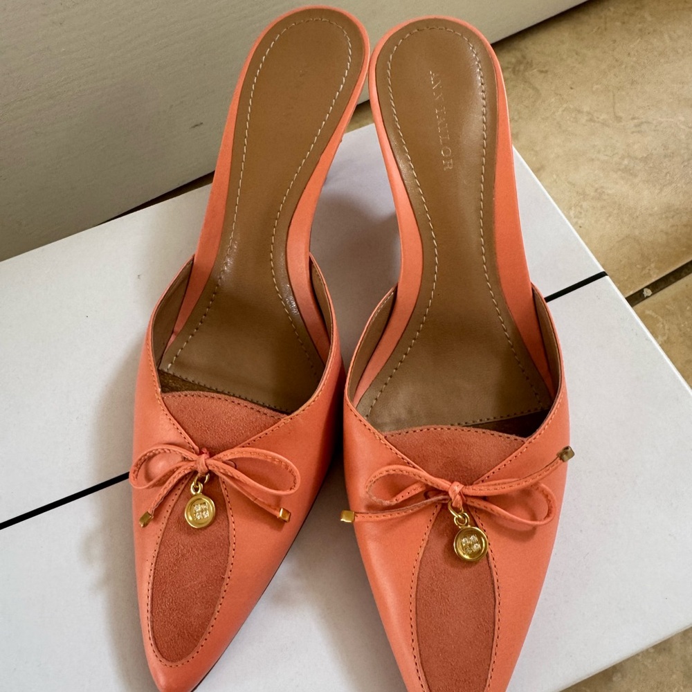 Ann Taylor Women's Coral Kitten Heels